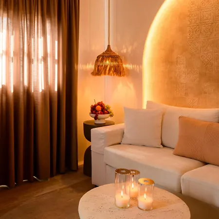 Themis Goddess Cave Apartamento Santorini Island