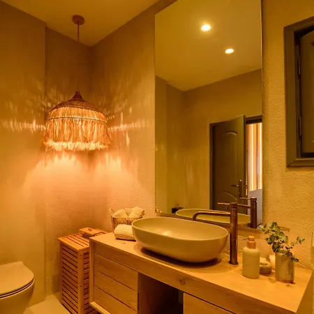 Themis Goddess Cave Appartement