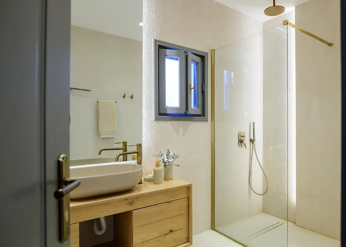 Themis Goddess Cave Appartement